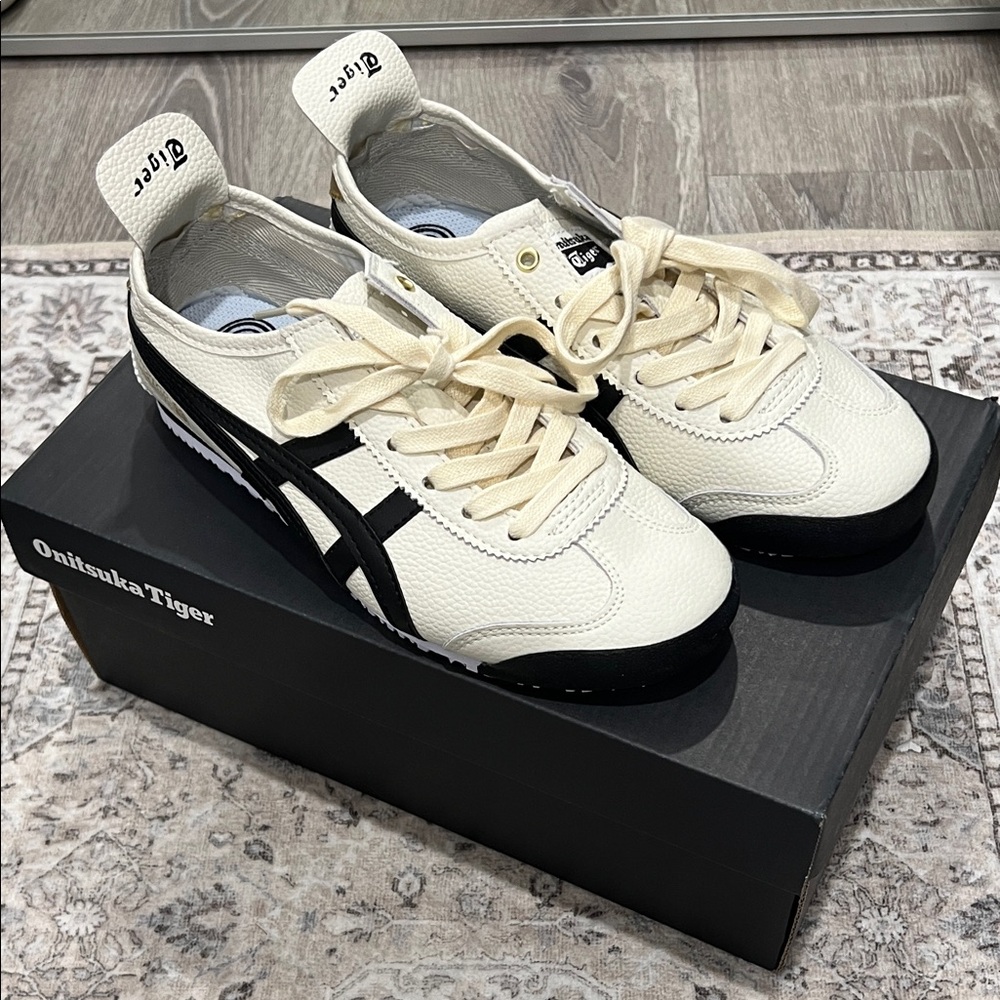 Onitsuka Tiger by Asics Unisex Womens Cream and Black Sneakers